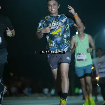 Runner Photo 7875264