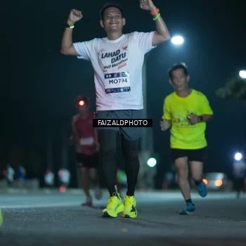 Runner Photo 7875265