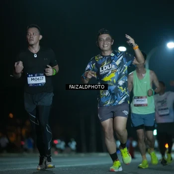 Runner Photo 7875268