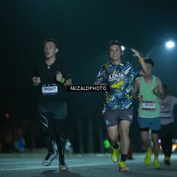 Runner Photo 7875273