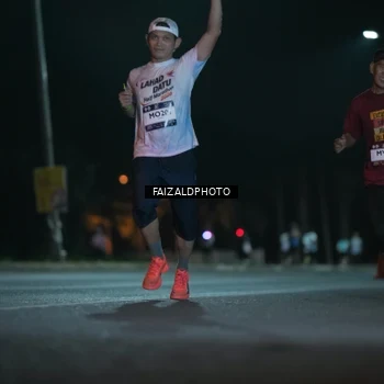 Runner Photo 7875333