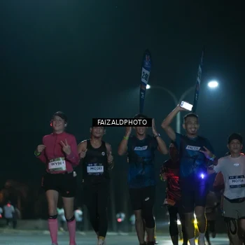 Runner Photo 7875353