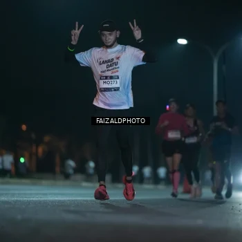 Runner Photo 7875354