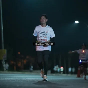 Runner Photo 7875399