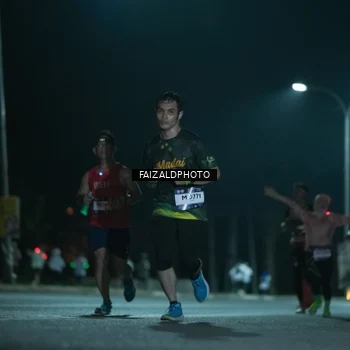 Runner Photo 7875414