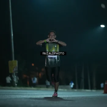 Runner Photo 7875417