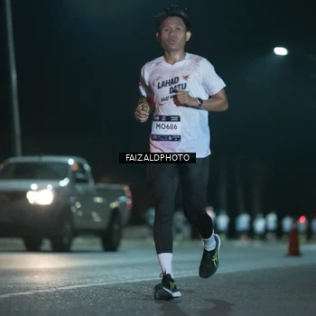 Runner Photo 7875554
