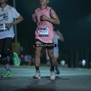 Runner Photo 7875672