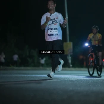 Runner Photo 7875710