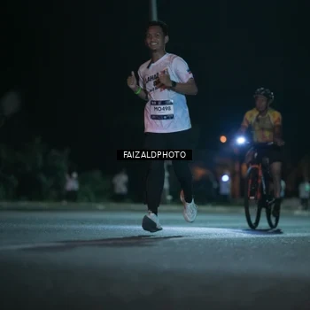 Runner Photo 7875733