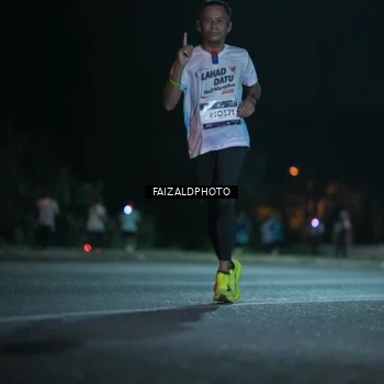 Runner Photo 7875844