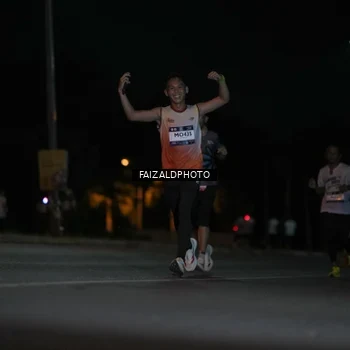 Runner Photo 7875870