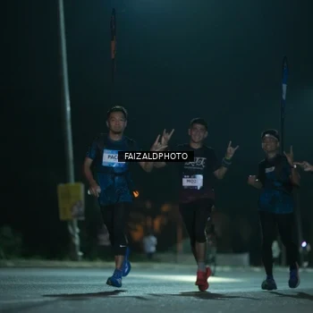 Runner Photo 7876001