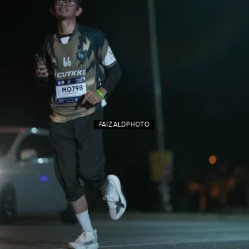 Runner Photo 7876008