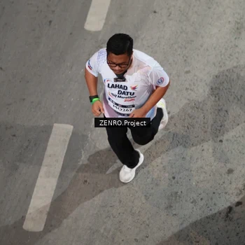 Runner Photo 7876054