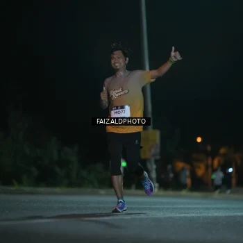 Runner Photo 7876063