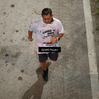 Runner Photo 7876067