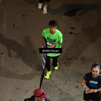 Runner Photo 7876075