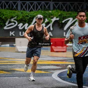 Runner Photo 7876100