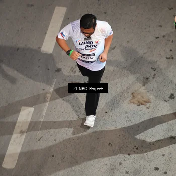 Runner Photo 7876115