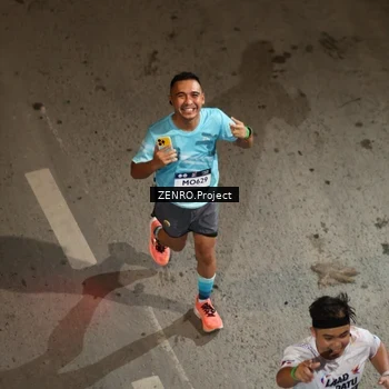Runner Photo 7876163