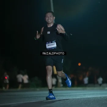 Runner Photo 7876250