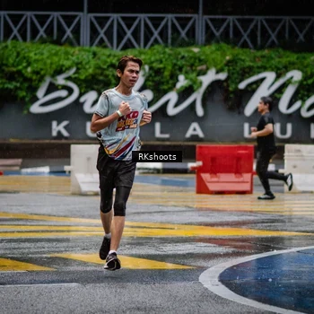 Runner Photo 7876300