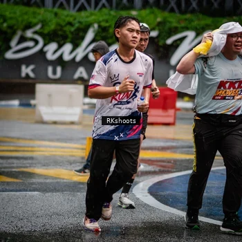 Runner Photo 7876400