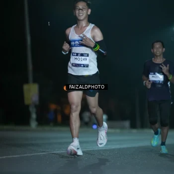 Runner Photo 7876412