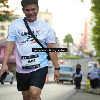 Runner Photo 7877062