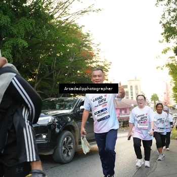 Runner Photo 7877097