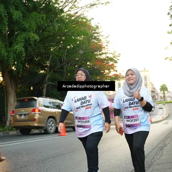 Runner Photo 7877098