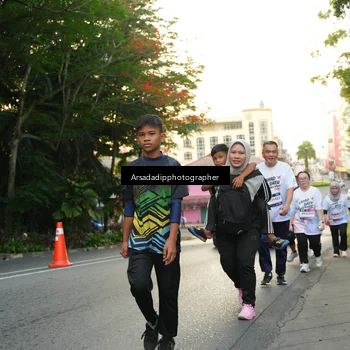 Runner Photo 7877103