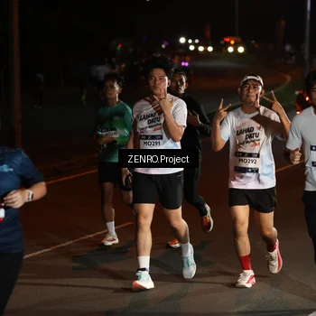 Runner Photo 7877166