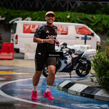 Runner Photo 7877304