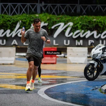 Runner Photo 7878370