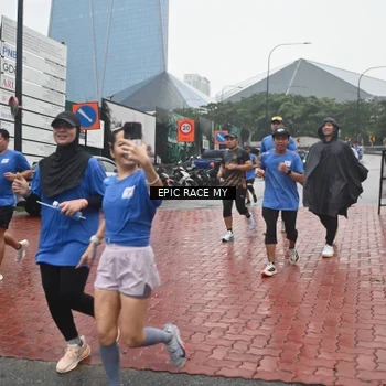 Runner Photo 7878699