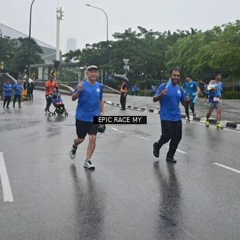 Runner Photo 7878853