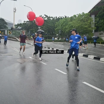 Runner Photo 7878945