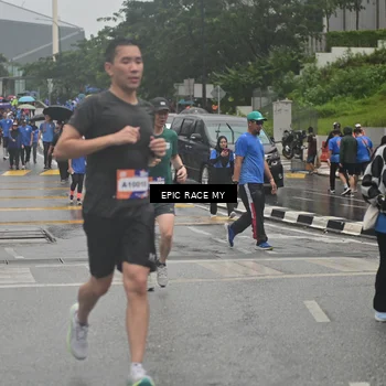 Runner Photo 7879915