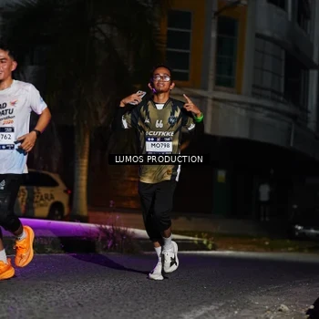 Runner Photo 7881984
