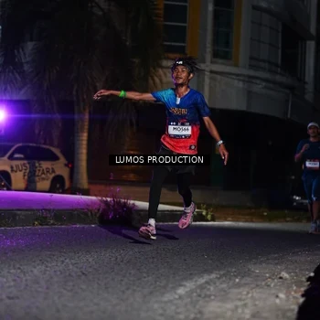 Runner Photo 7882029