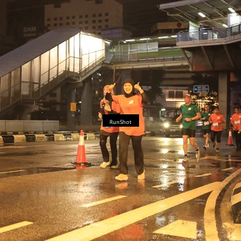 Runner Photo 7882198