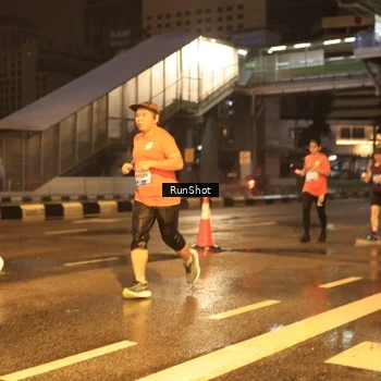 Runner Photo 7882213