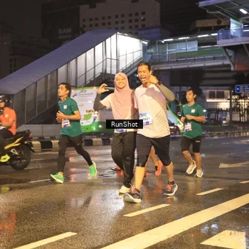 Runner Photo 7882330