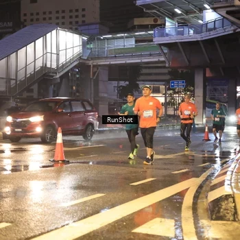 Runner Photo 7882372