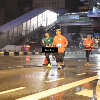 Runner Photo 7882393