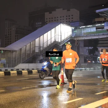 Runner Photo 7882398