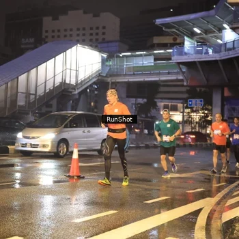 Runner Photo 7882422