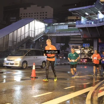 Runner Photo 7882423